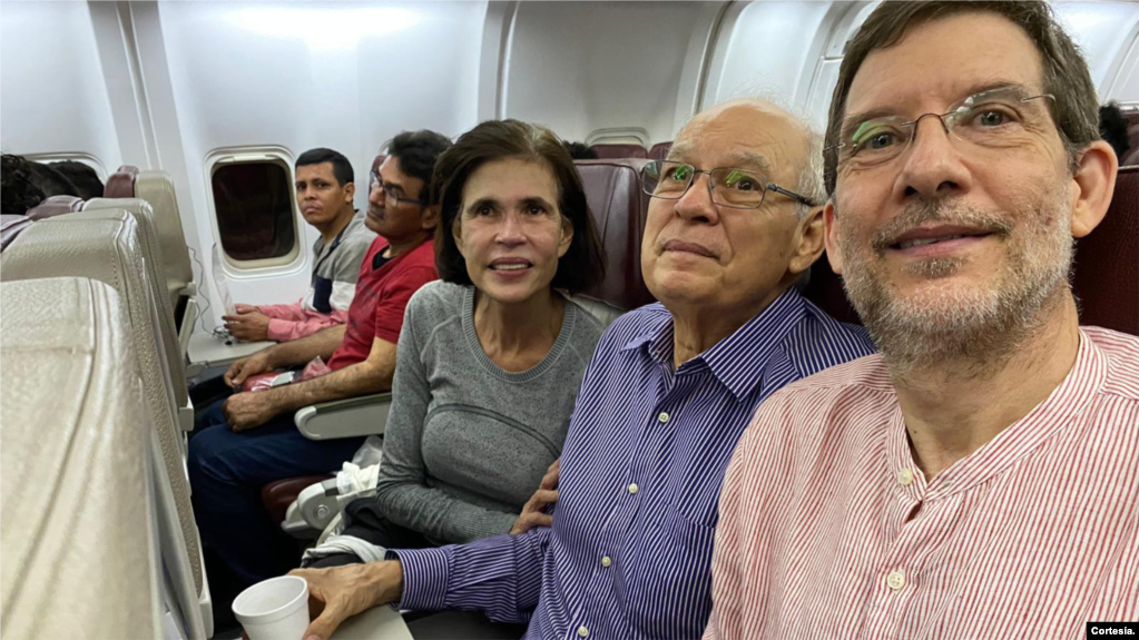 Llega a EEUU vuelo con ex presos políticos nicaragüenses liberados