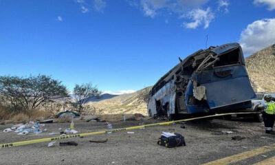 Suman 17 los migrantes muertos en bus que volcó en Oaxaca