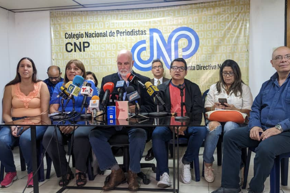 Venezuelan journalists reject government institute course to become reporters in three months