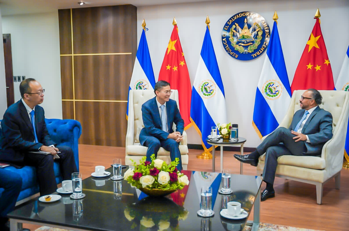 Embajador de China en El Salvador se reúne con presidente de la Asamblea Legislativa