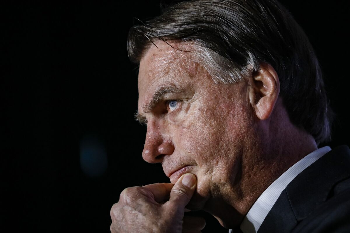 Les anciens conseillers de Bolsonaro s'expliqueront au Brésil sur l'affaire des bijoux