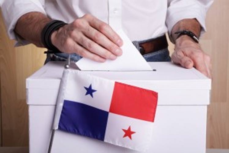Presidente de Panamá sustituye a funcionarios que participarán en elecciones de 2024
