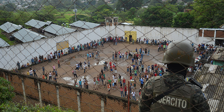 Honduras implementa medidas para retomar control en cárceles penitenciarias