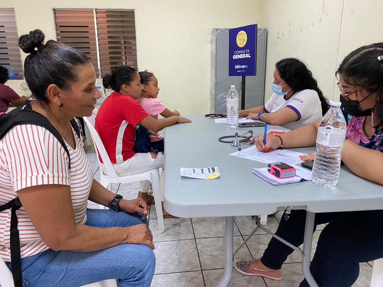 La Lotería brinda consultas con brigada médica en Cangrejera, La Libertad