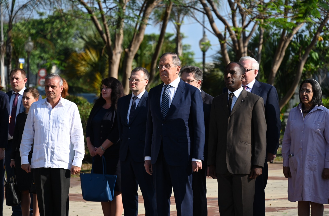 Le président cubain Miguel Díaz-Canel reçoit le ministre russe des affaires étrangères à La Havane