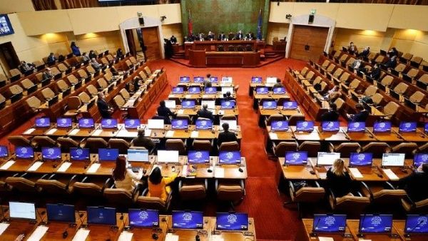 Les députés chiliens se prononcent sur la réduction du temps de travail