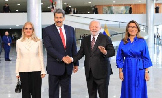 President of Venezuela received with honors at the Planalto Palace, Brazil