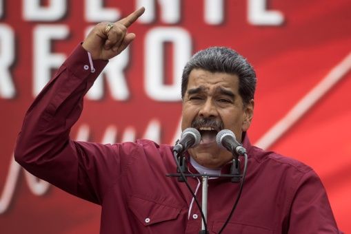 Le président Maduro signe un décret augmentant les prestations alimentaires de plus de 2 000 %