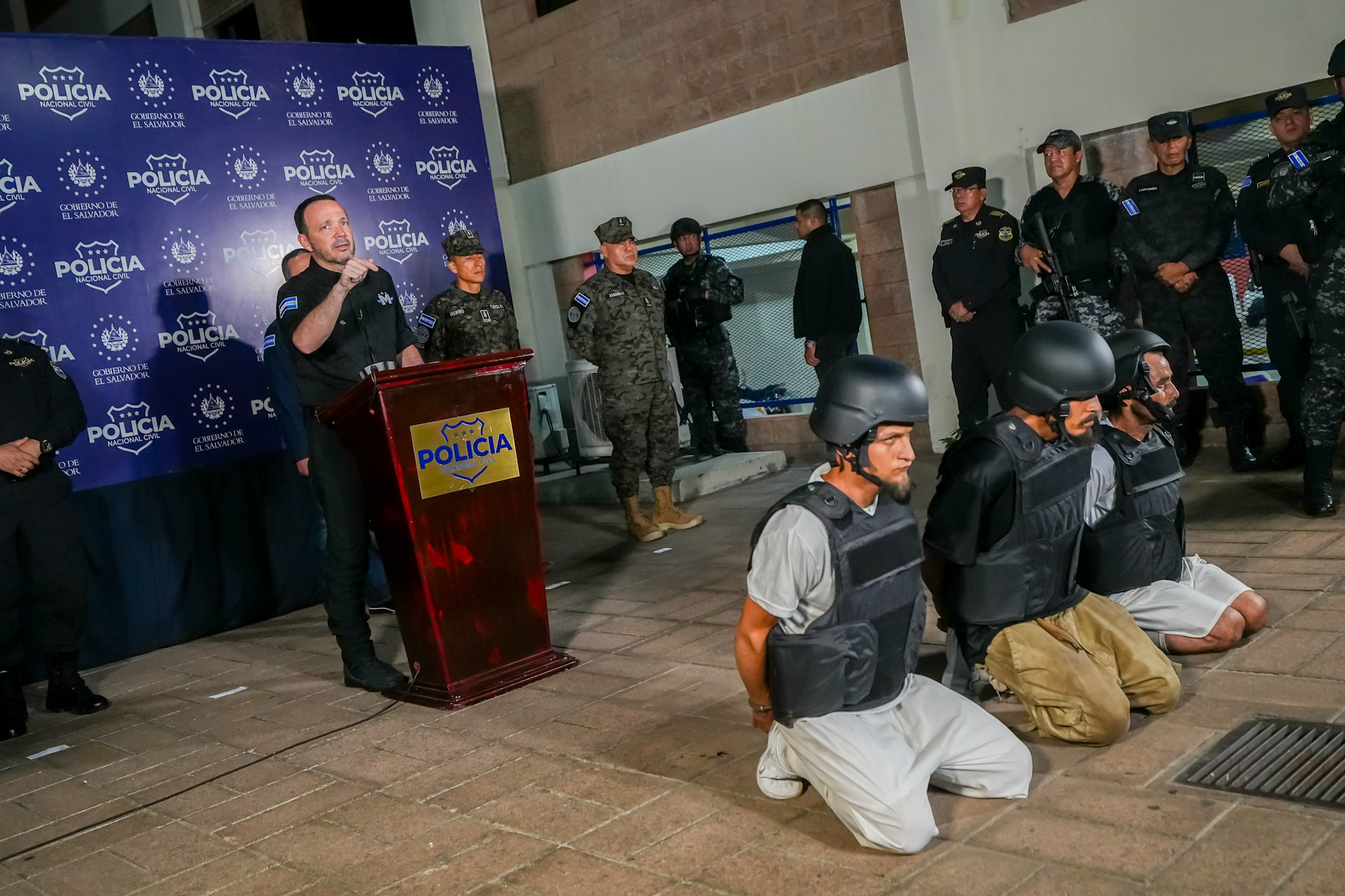 Gabinete de Seguridad presentan a responsables del asesinato del agente en Nueva Concepción, Chalatenango