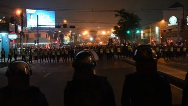 Enquête sur les violences policières commises à l'encontre de manifestants au Paraguay