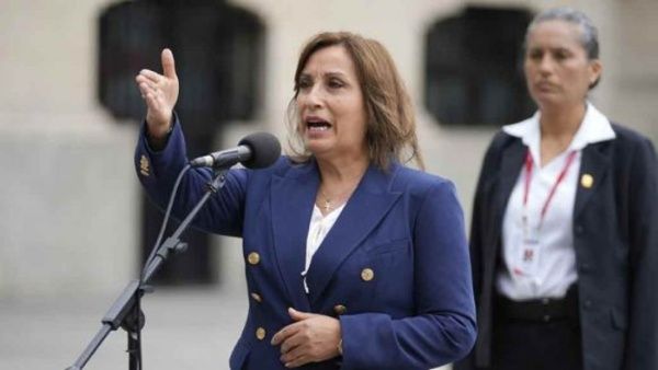 Law approved that will allow Boluarte to govern outside Peru