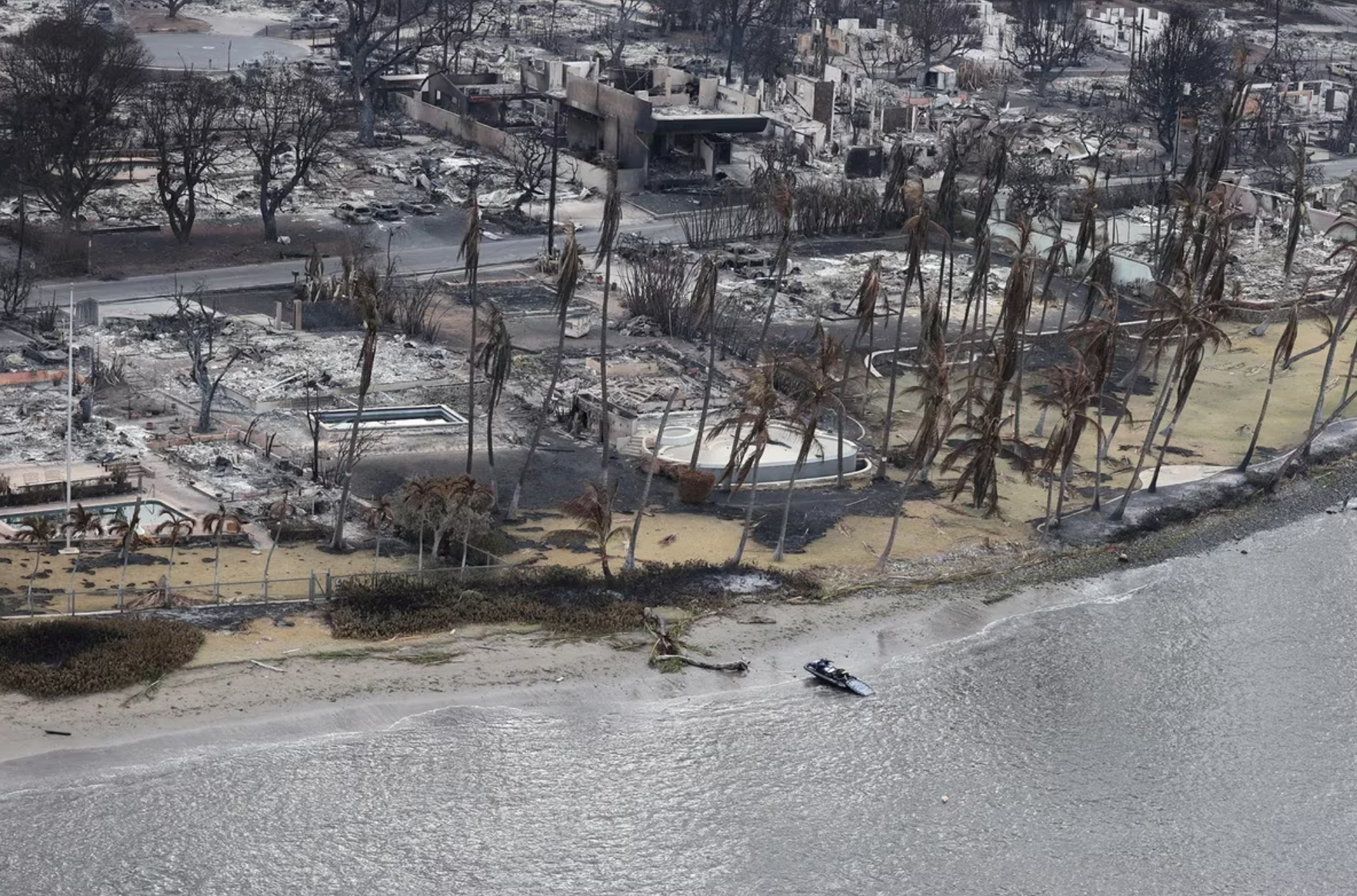 Des incendies dévastateurs font rage à Hawaï, entraînant destructions et évacuations massives