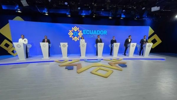 Débat présidentiel en Équateur: les candidats confrontent leurs propositions sur des questions clés pendant moins de trois heures