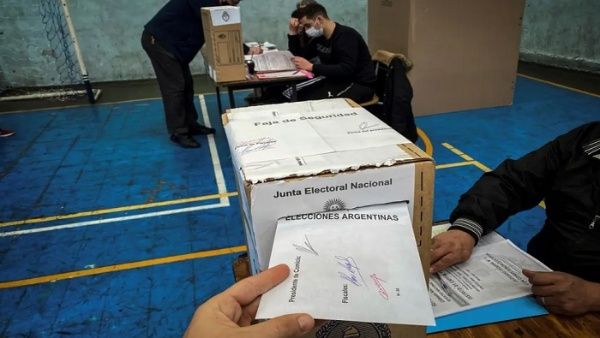 Un sondage prédit un second tour sûr pour les élections présidentielles en Argentine