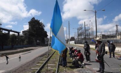 Guatemala en crisis: Protestas masivas exigen renuncia de funcionarios judiciales por corrupción