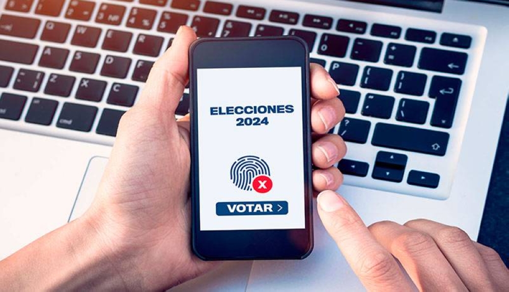 Presidenta del TSE de El Salvador asegura que el sistema de votación electrónica para salvadoreños en el extranjero garantiza transparencia y ciberseguridad