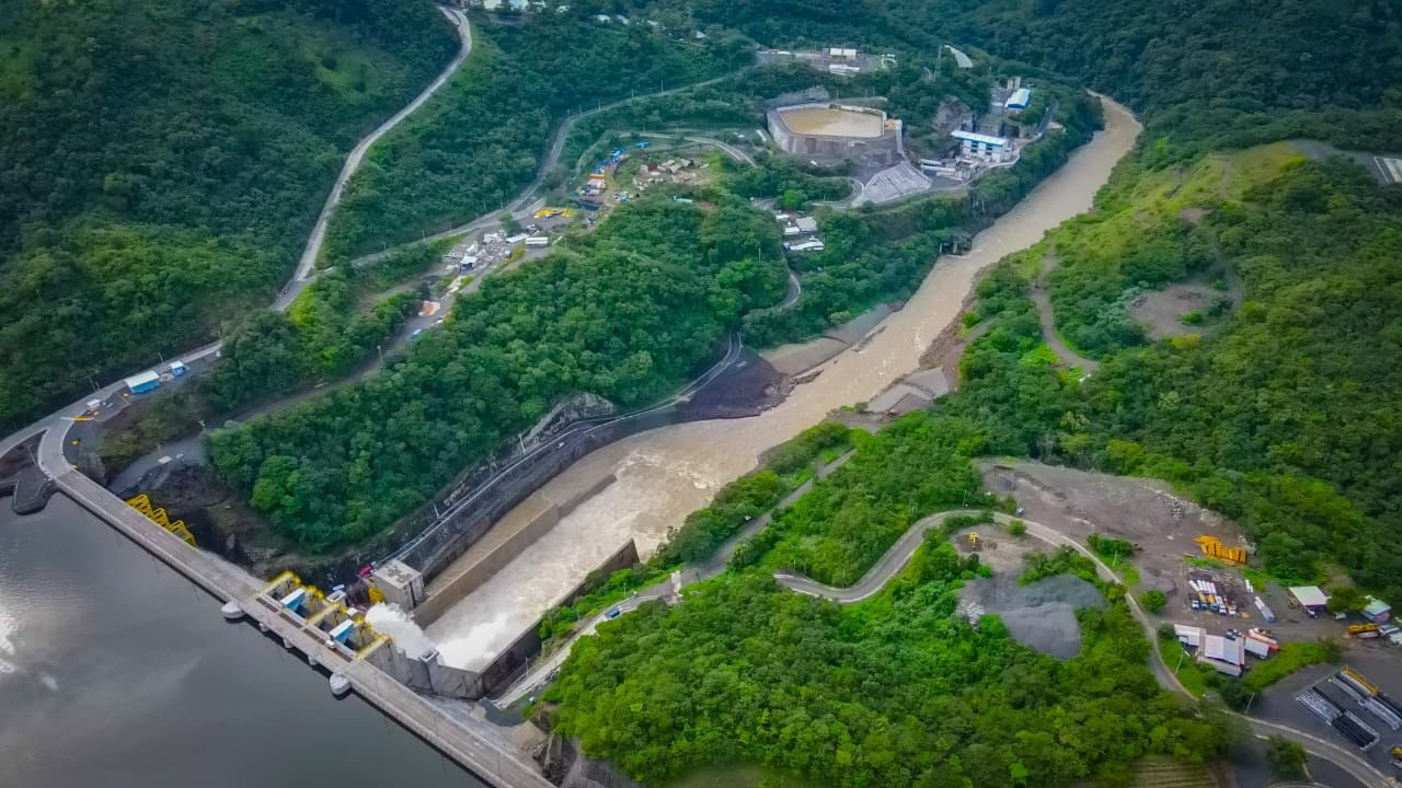 Transformando agua en electricidad: El funcionamiento de la Central Hidroeléctrica 3 de Febrero